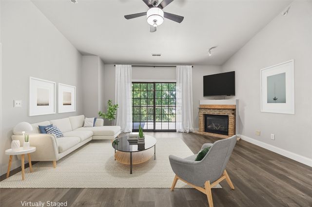 471 N 1st Avenue, Iowa City, IA 52245
