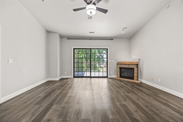 471 N 1st Avenue, Iowa City, IA 52245