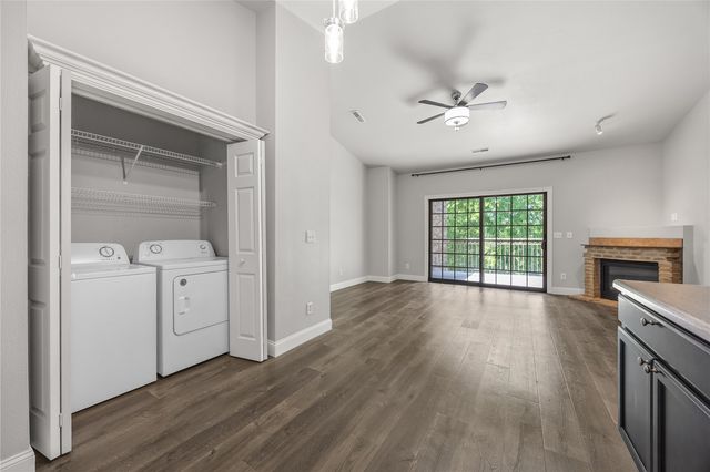 471 N 1st Avenue, Iowa City, IA 52245