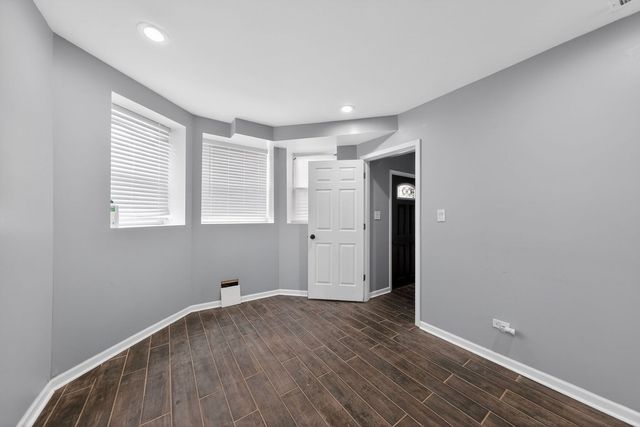 5718 W 63rd Place, Chicago, IL 60638