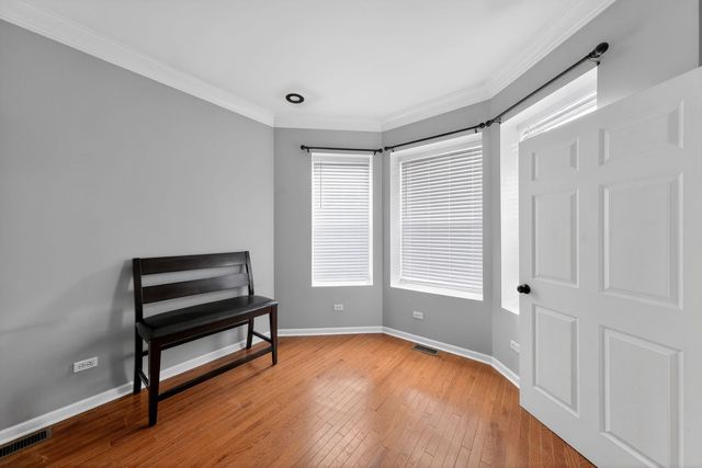 5718 W 63rd Place, Chicago, IL 60638