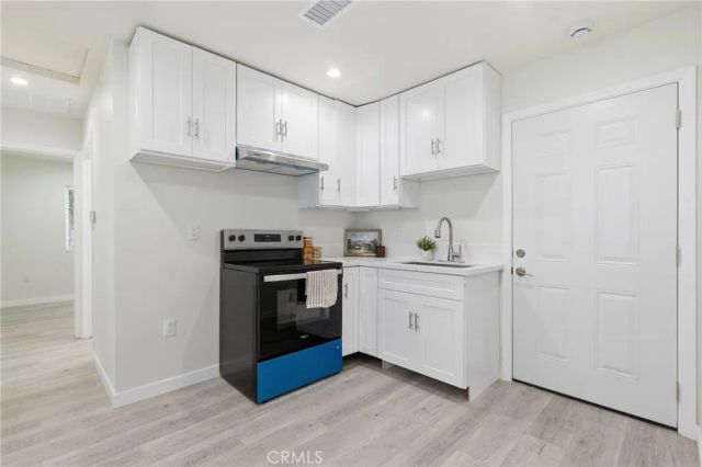 10012 Plainview Avenue, Tujunga, CA 91042