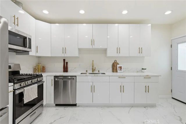 10012 Plainview Avenue, Tujunga, CA 91042
