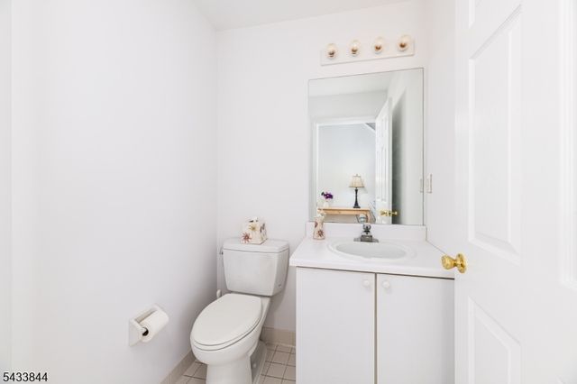 19 Sweetwater Ln, Hardyston Twp., NJ 07419