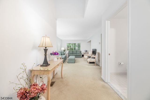 19 Sweetwater Ln, Hardyston Twp., NJ 07419