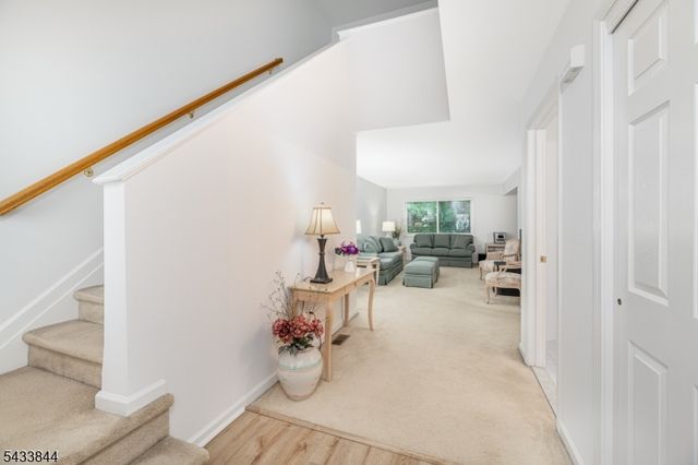 19 Sweetwater Ln, Hardyston Twp., NJ 07419