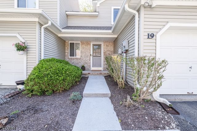19 Sweetwater Ln, Hardyston Twp., NJ 07419