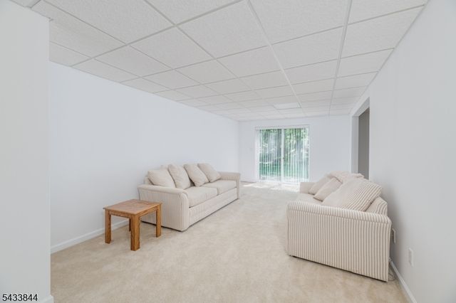 19 Sweetwater Ln, Hardyston Twp., NJ 07419