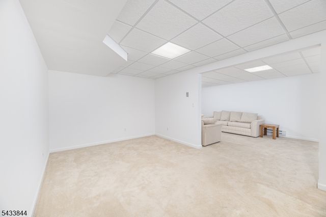19 Sweetwater Ln, Hardyston Twp., NJ 07419