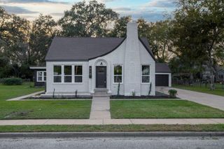 918 Front Street, Columbus, TX 78934