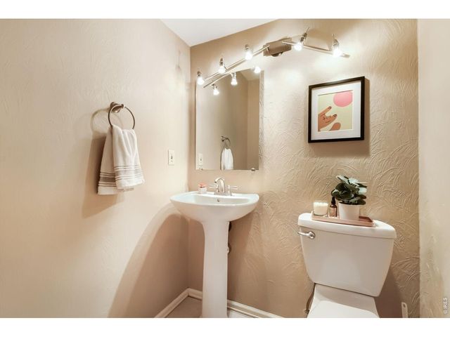 7962 Anchor Dr, Longmont, CO 80504