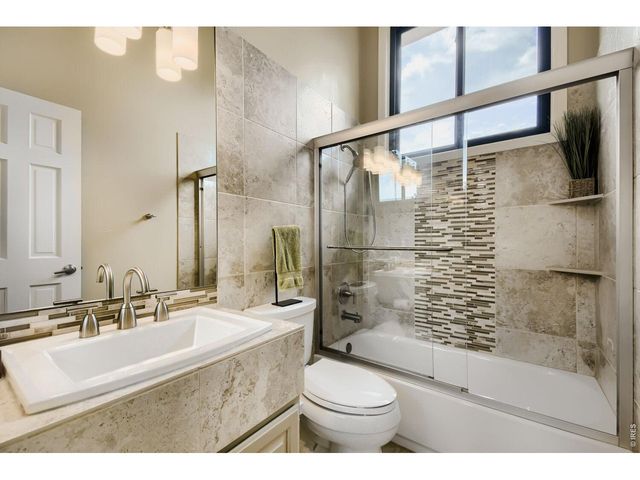 7962 Anchor Dr, Longmont, CO 80504