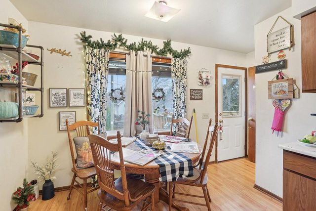 101-103 W Garfield Street, Mount Horeb, WI 53572