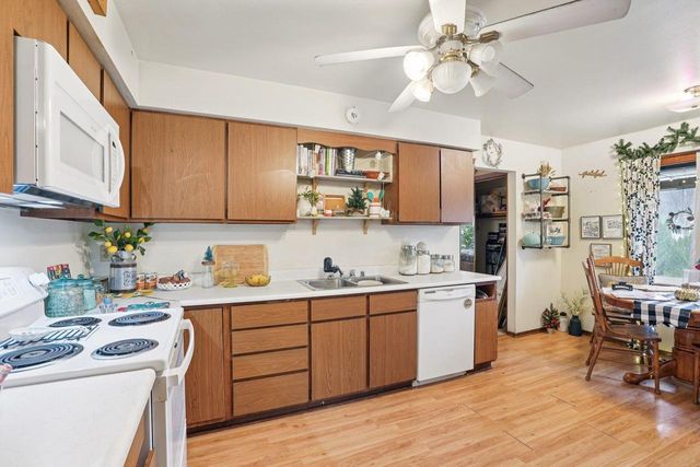 101-103 W Garfield Street, Mount Horeb, WI 53572