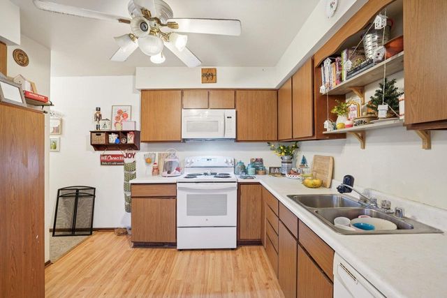 101-103 W Garfield Street, Mount Horeb, WI 53572