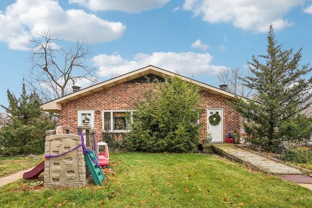 101-103 W Garfield Street, Mount Horeb, WI 53572