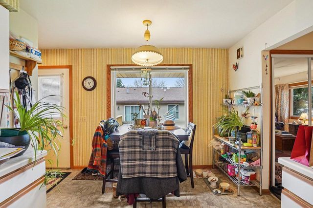 101-103 W Garfield Street, Mount Horeb, WI 53572