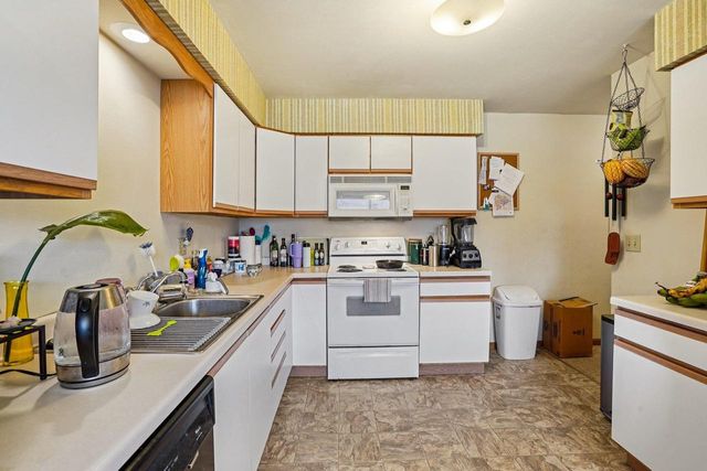 101-103 W Garfield Street, Mount Horeb, WI 53572