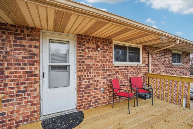 101-103 W Garfield Street, Mount Horeb, WI 53572