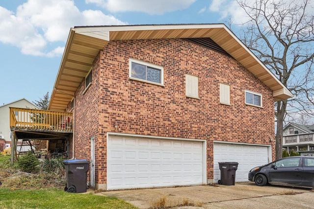 101-103 W Garfield Street, Mount Horeb, WI 53572