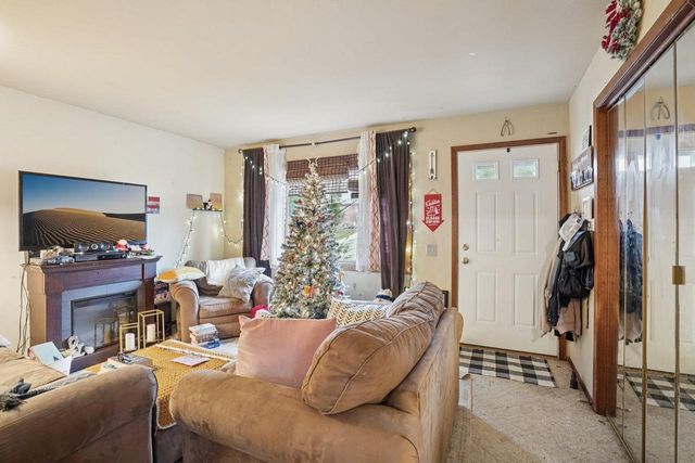 101-103 W Garfield Street, Mount Horeb, WI 53572