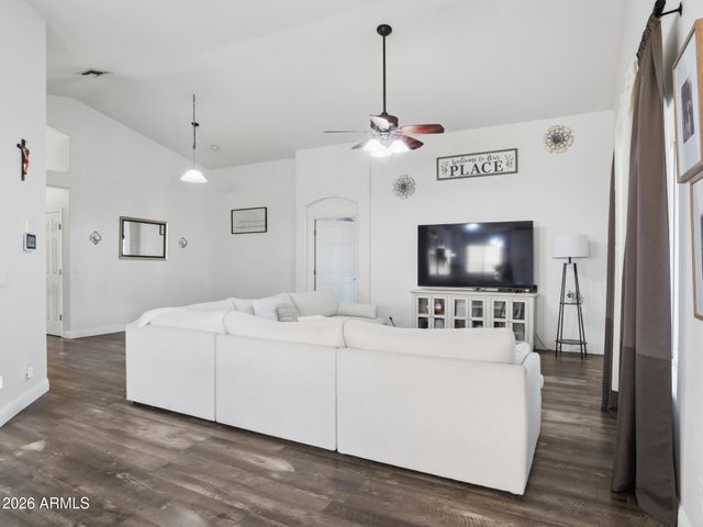 3206 S 81st Avenue, Phoenix, AZ 85043