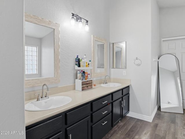 3206 S 81st Avenue, Phoenix, AZ 85043