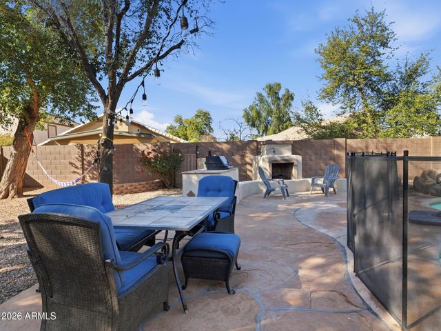 3206 S 81st Avenue, Phoenix, AZ 85043