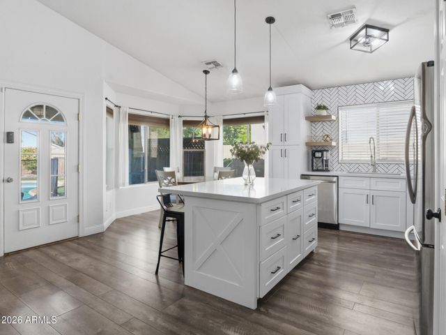 3206 S 81st Avenue, Phoenix, AZ 85043