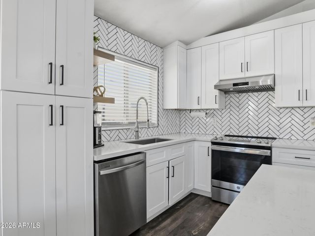 3206 S 81st Avenue, Phoenix, AZ 85043