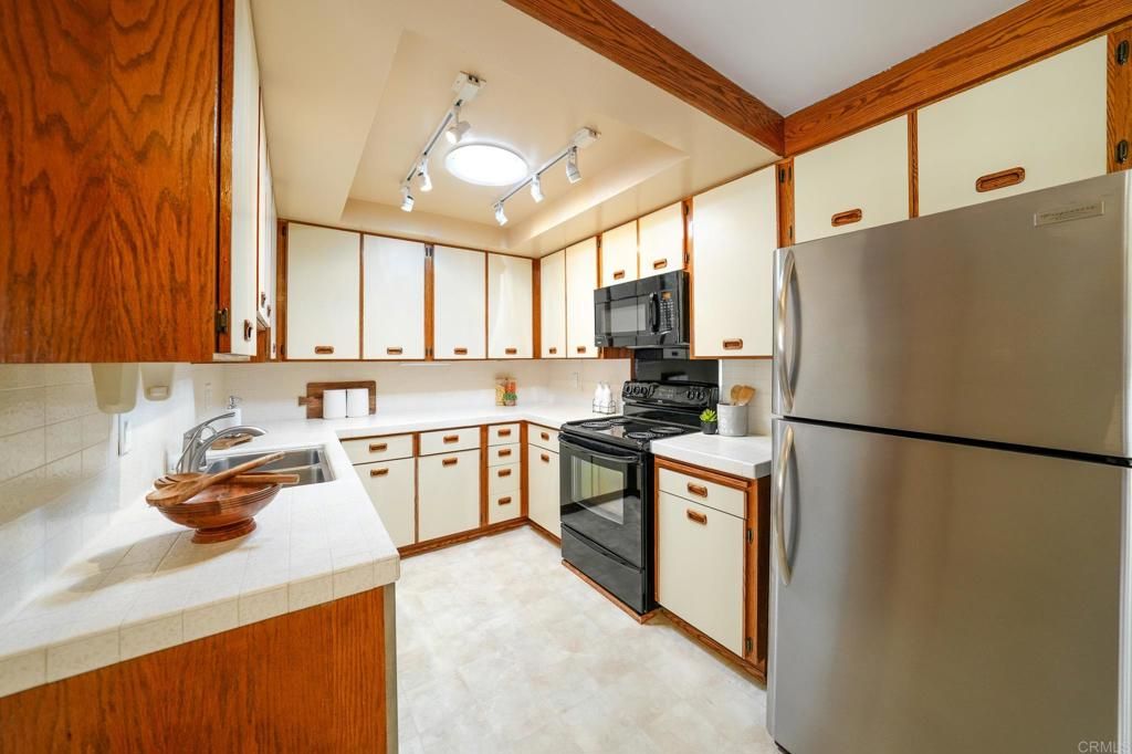 Image 11 of property listing at 4613 Collwood Lane, San Diego, CA 92115