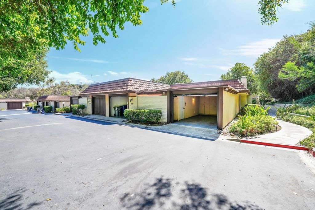 Image 2 of property listing at 4613 Collwood Lane, San Diego, CA 92115