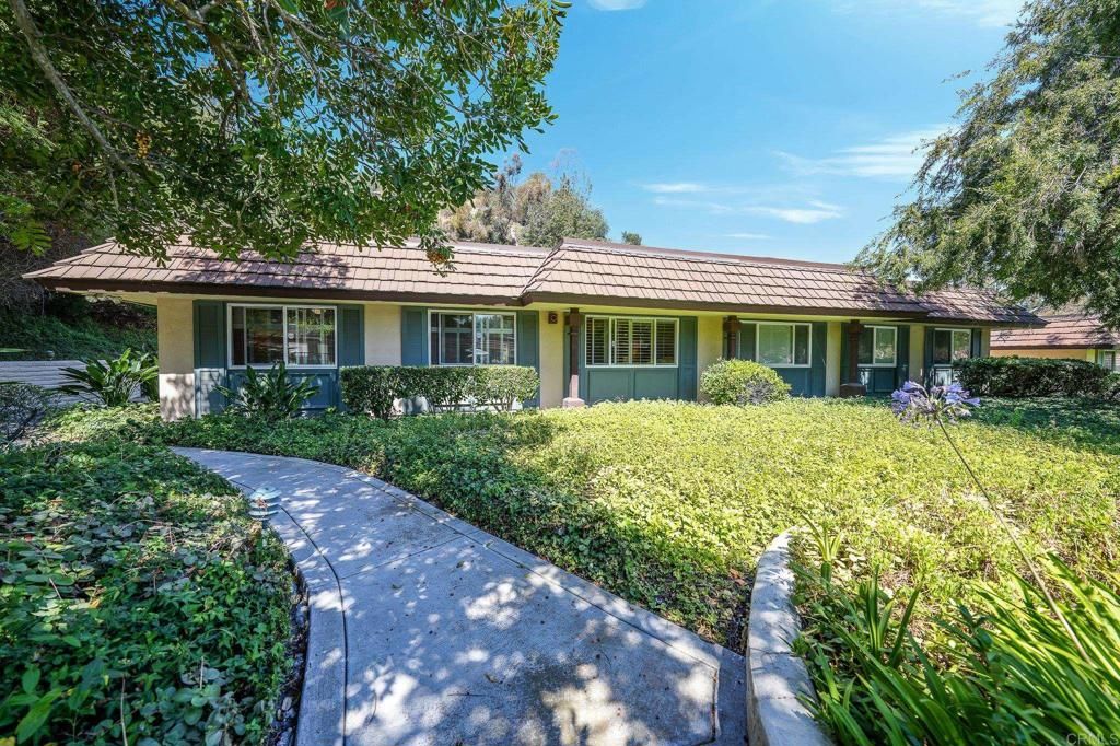 Image 8 of property listing at 4613 Collwood Lane, San Diego, CA 92115