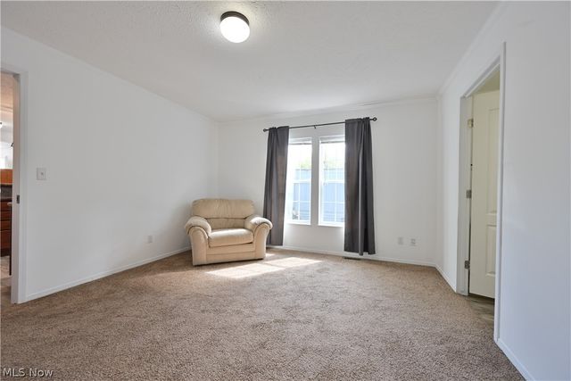 29 Carl Lane, Olmsted Twp, OH 44138