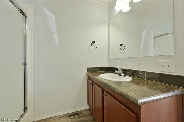 29 Carl Lane, Olmsted Twp, OH 44138