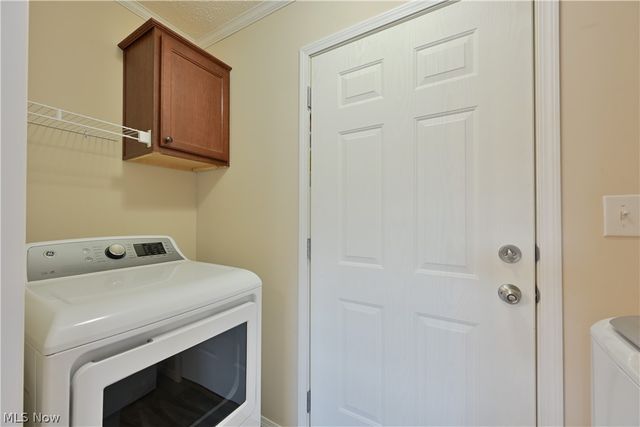 29 Carl Lane, Olmsted Twp, OH 44138