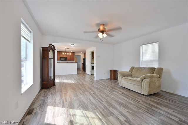 29 Carl Lane, Olmsted Twp, OH 44138