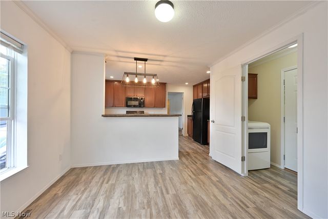 29 Carl Lane, Olmsted Twp, OH 44138