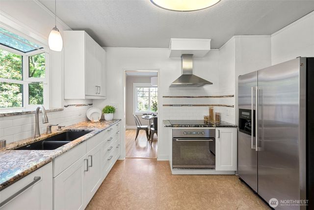 1047 NE 98th Street, Seattle, WA 98115