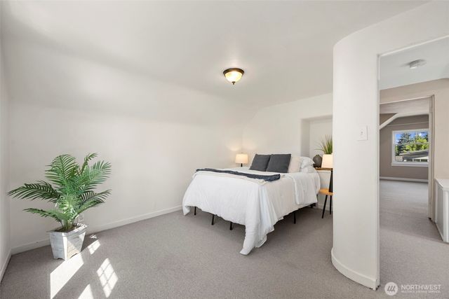 1047 NE 98th Street, Seattle, WA 98115