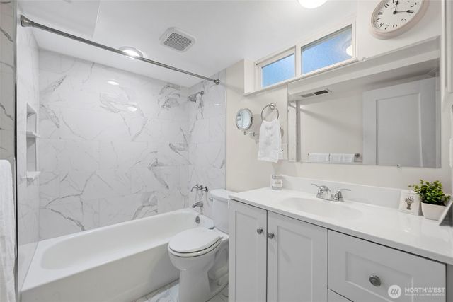 1047 NE 98th Street, Seattle, WA 98115