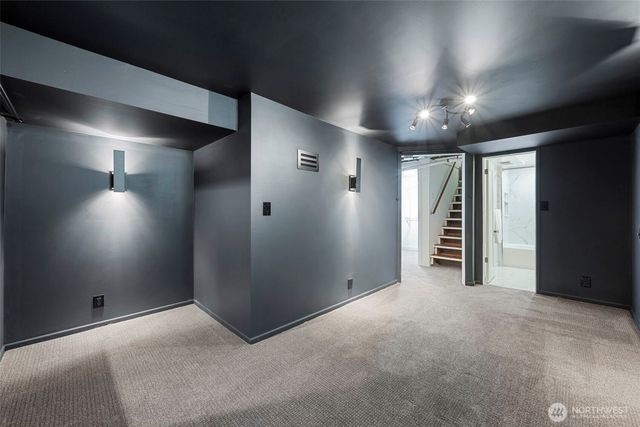 1047 NE 98th Street, Seattle, WA 98115