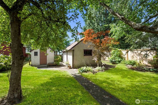 1047 NE 98th Street, Seattle, WA 98115