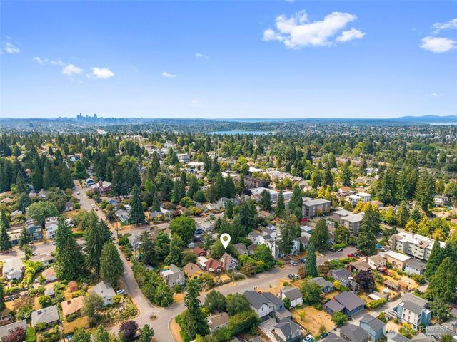 1047 NE 98th Street, Seattle, WA 98115