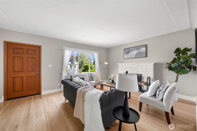 1047 NE 98th Street, Seattle, WA 98115