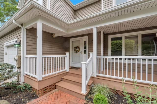 22 Kettle Hole Road, Manorville, NY 11949
