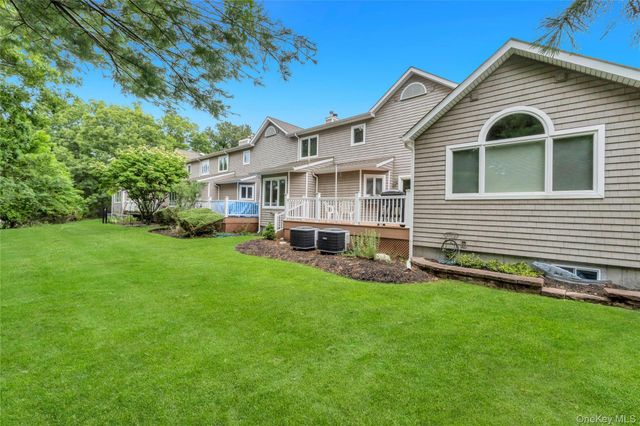 22 Kettle Hole Road, Manorville, NY 11949