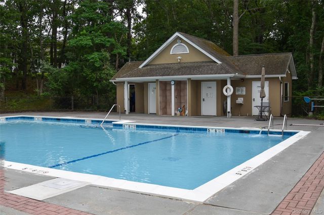 22 Kettle Hole Road, Manorville, NY 11949