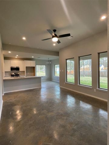 15506 Arrowhead Loop W, Willis, TX 77378