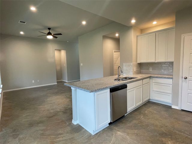 15506 Arrowhead Loop W, Willis, TX 77378